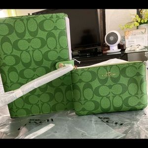 New Coach Colorblock Signature Notebook AND Matching Wristlet (Neon Green)
